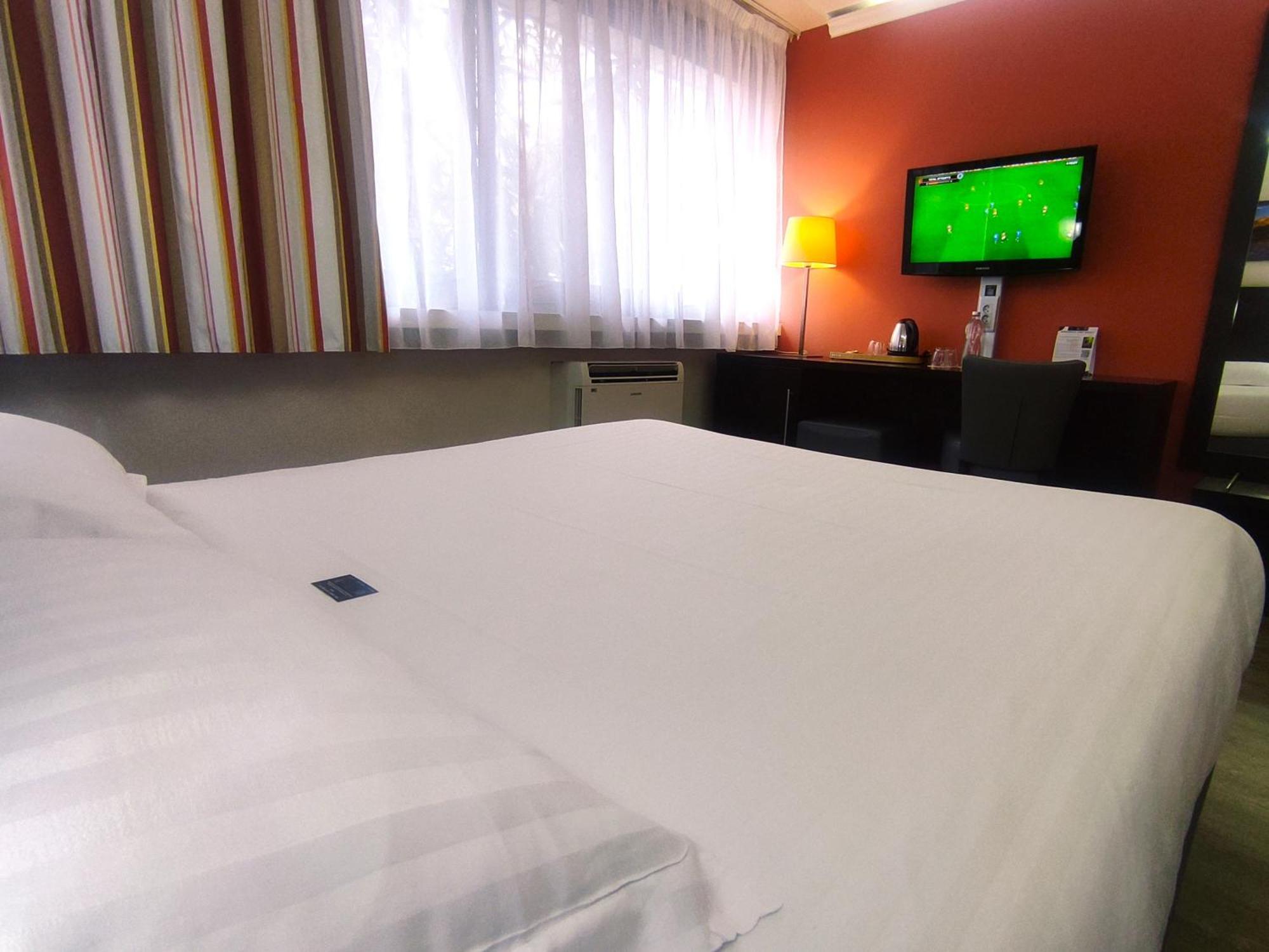 Contact Hotel Be Guest Limoges Sud エクステリア 写真